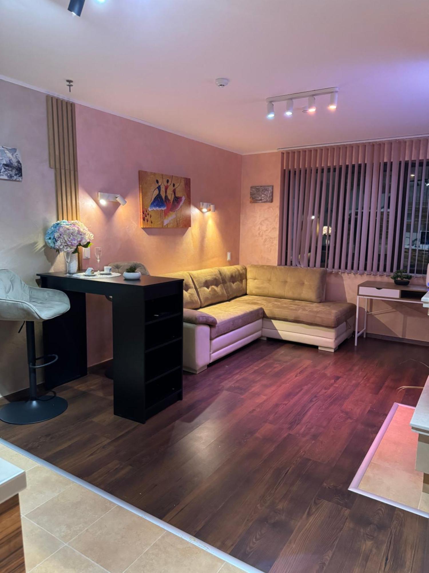 2-Bedroom, 2-Bathroom With Fireplace And Garden At Winslow Infinity Bansko Bagian luar foto