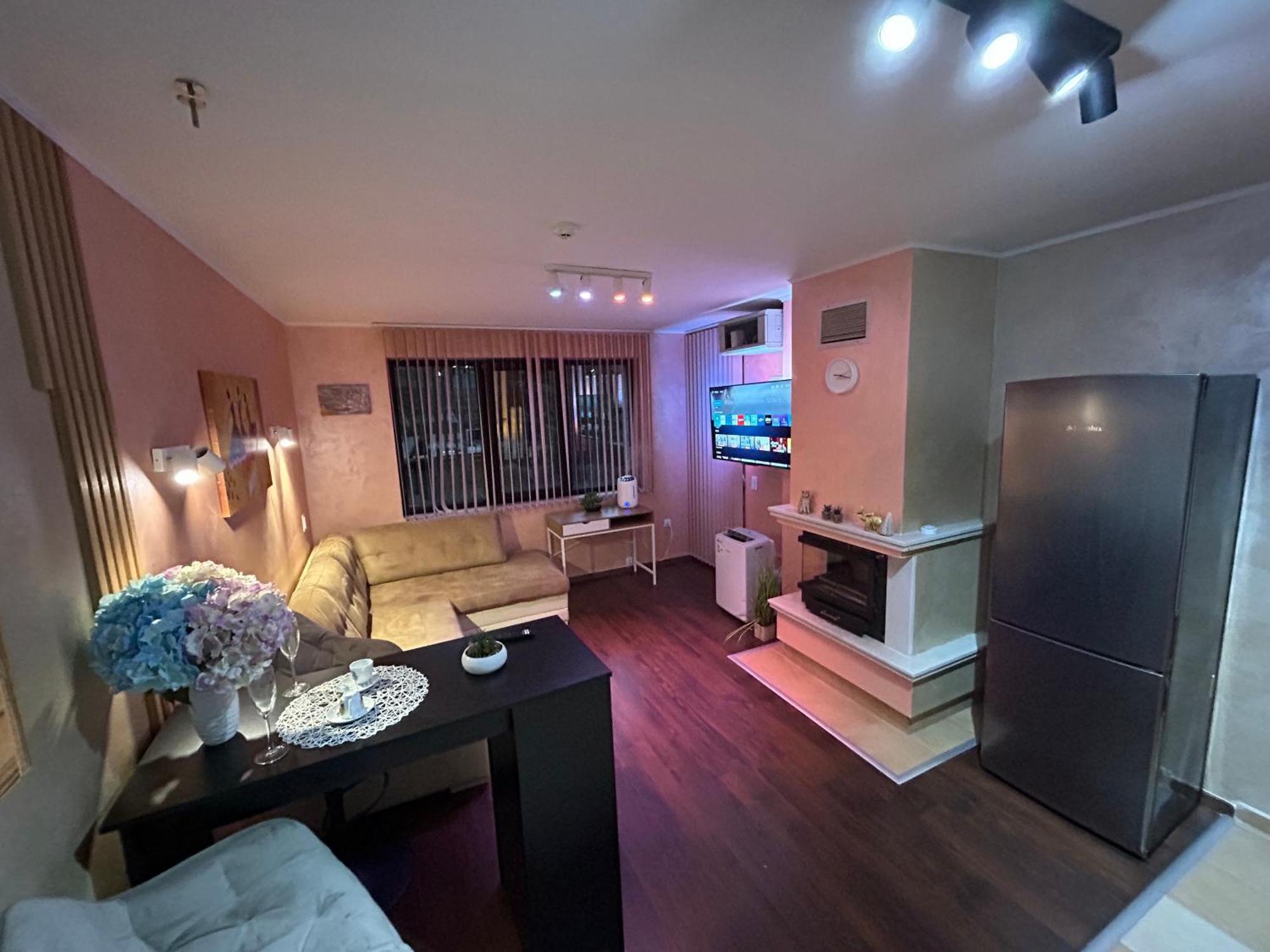 2-Bedroom, 2-Bathroom With Fireplace And Garden At Winslow Infinity Bansko Bagian luar foto